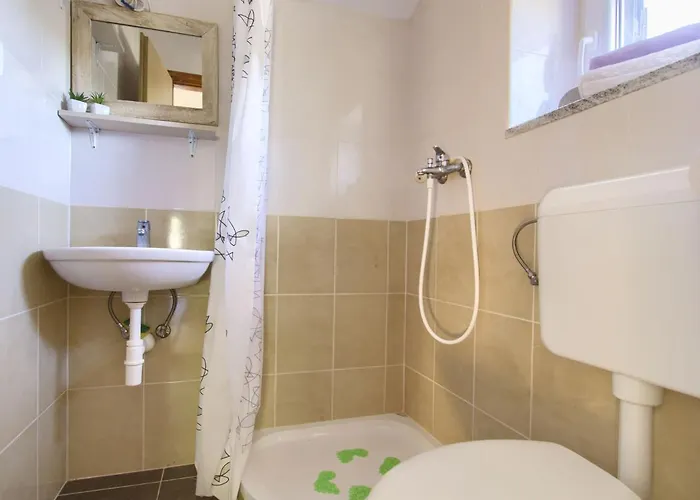 Old Fisherman's House - Sonja * Banj