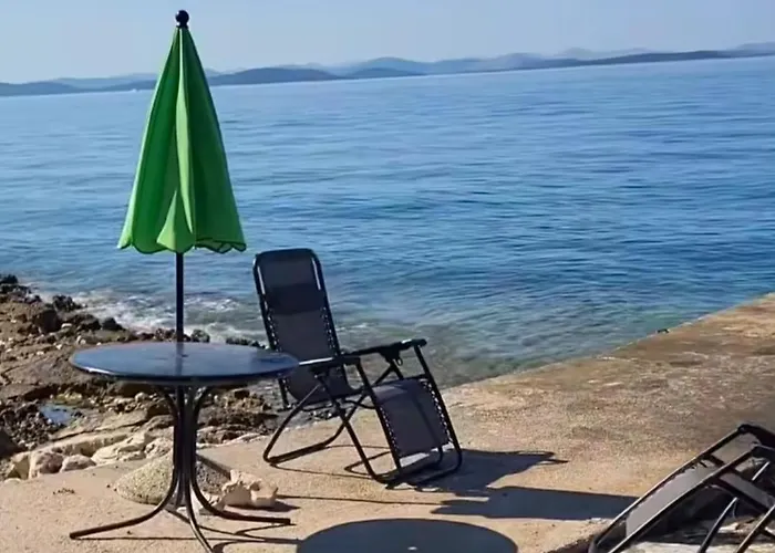 Old Fisherman's House - Sonja * Banj