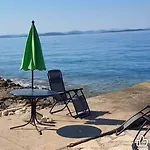 Old Fisherman's House - Sonja * Banj